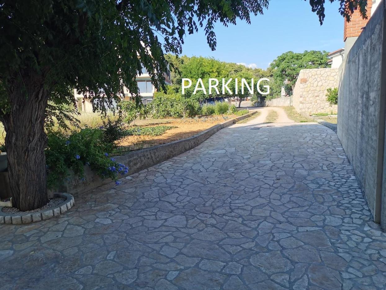 Room'S Brica Barbat na Rabu Εξωτερικό φωτογραφία