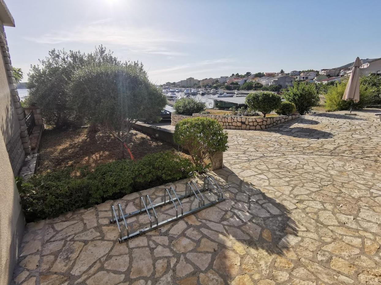 Room'S Brica Barbat na Rabu Εξωτερικό φωτογραφία